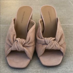 Banana republic suede sandals size 7.5